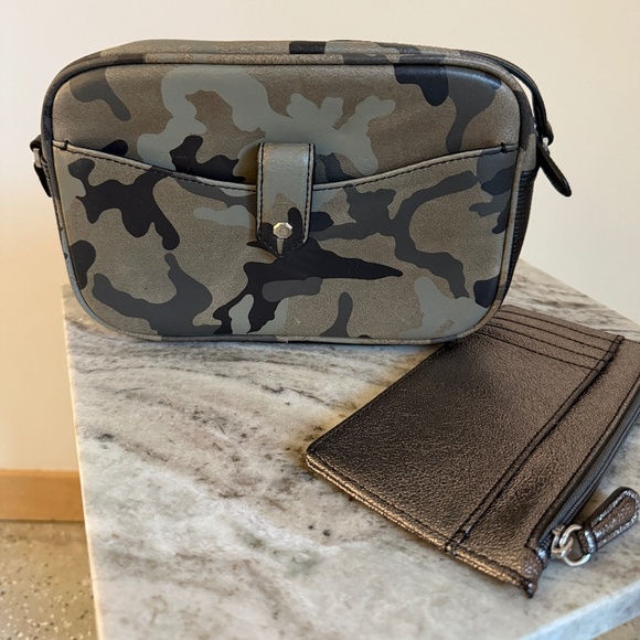 G.I.L.I. Handbags - G.I.L.I Camo Leather Crossbody Purse